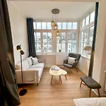 Duenenhaus *