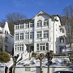 Duenenhaus *